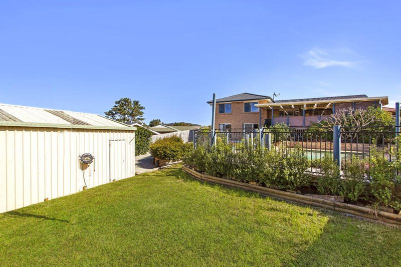 Photo - 25 Walch Avenue, Bateau Bay NSW 2261 - Image 13