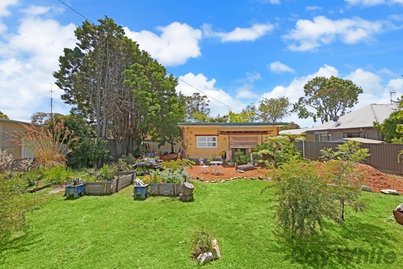 25 Wallarah Road, Gorokan NSW 2263