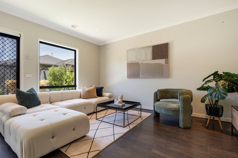 Photo - 25 Wallflower Close, Craigieburn VIC 3064 - Image 5