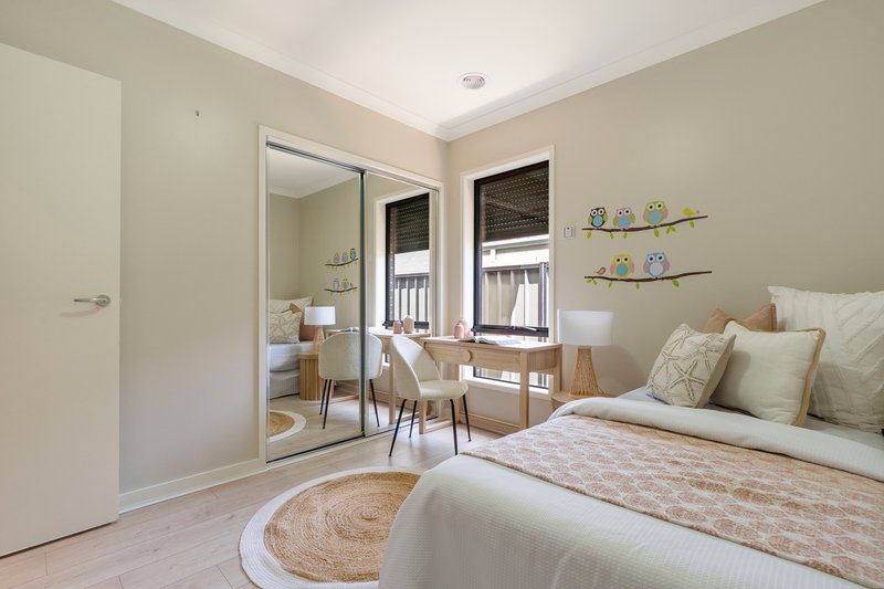 Photo - 25 Wallflower Close, Craigieburn VIC 3064 - Image 11