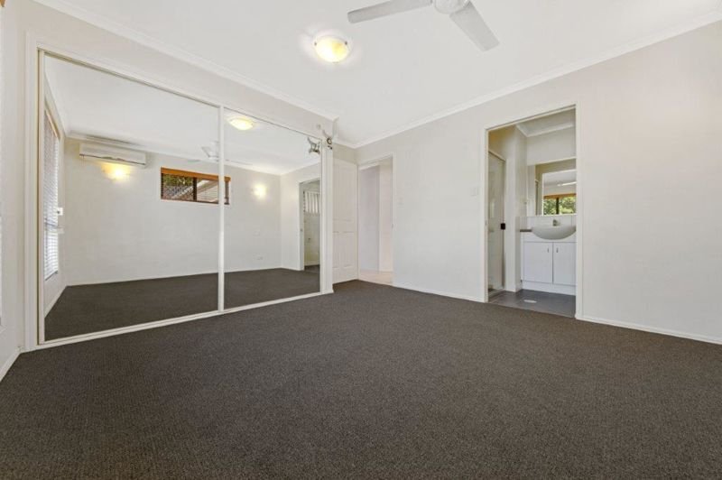 Photo - 25 Waratah Street, Kin Kora QLD 4680 - Image 5