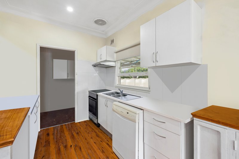 Photo - 25 Watkins Road, Baulkham Hills NSW 2153 - Image 6