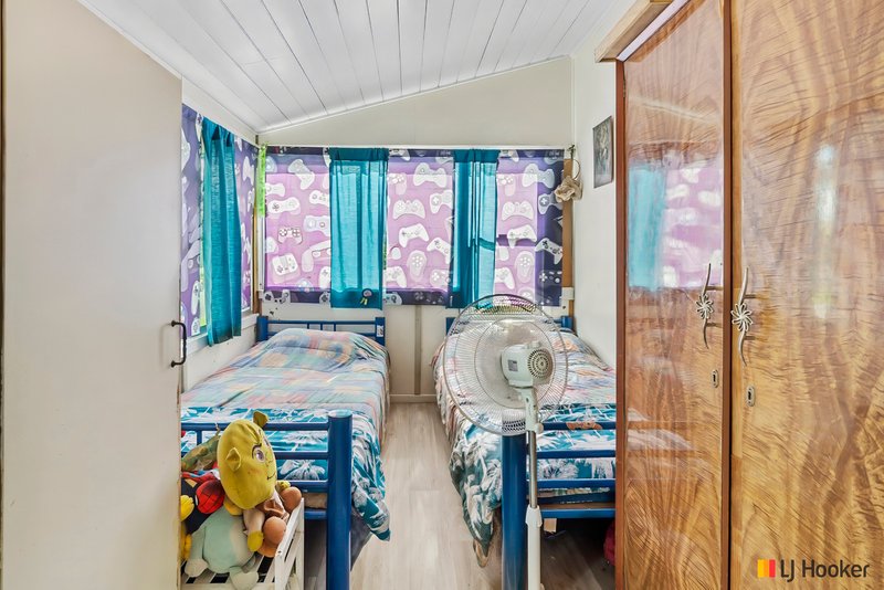 Photo - 25 Weinholt Street, Allenstown QLD 4700 - Image 5