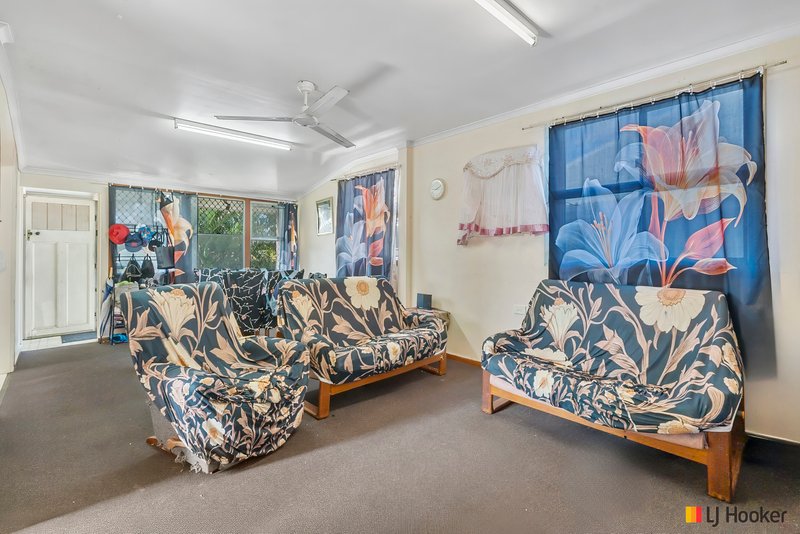 Photo - 25 Weinholt Street, Allenstown QLD 4700 - Image 7