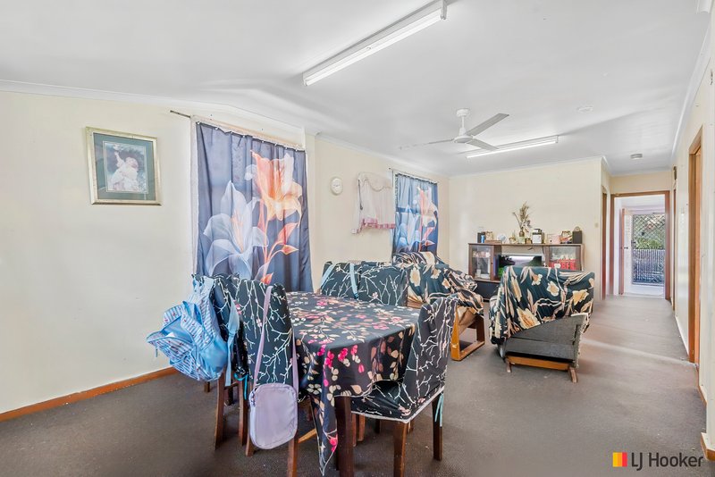 Photo - 25 Weinholt Street, Allenstown QLD 4700 - Image 8