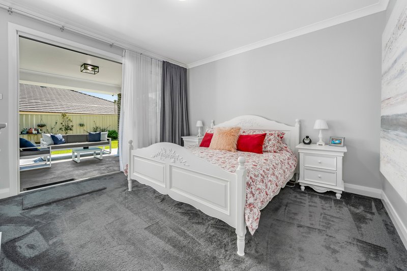 Photo - 25 Westcroft Street, Killingworth NSW 2278 - Image 15