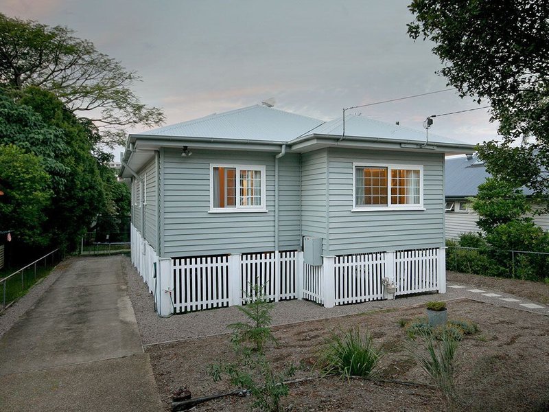 Photo - 25 White Street, Wavell Heights QLD 4012 - Image 1