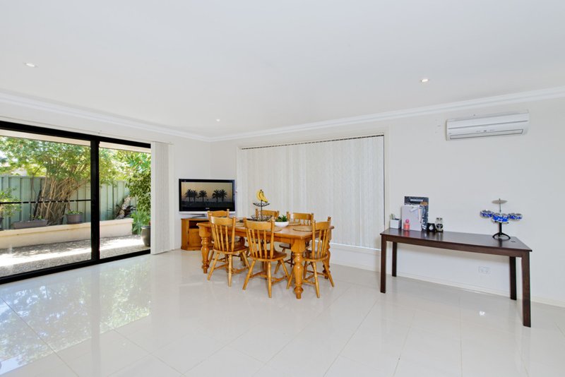 Photo - 2/5 Willandra Avenue, Port Macquarie NSW 2444 - Image 4