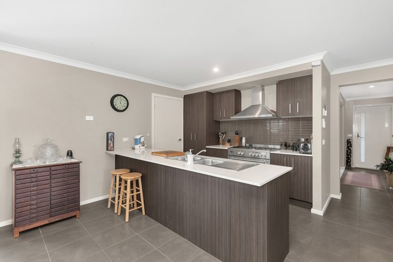 25 Willesden Crescent, Wyndham Vale VIC 3024