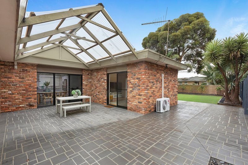 Photo - 25 Willow Avenue, Cheltenham VIC 3192 - Image 12