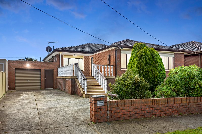 25 Winamurra Crescent, Thomastown VIC 3074