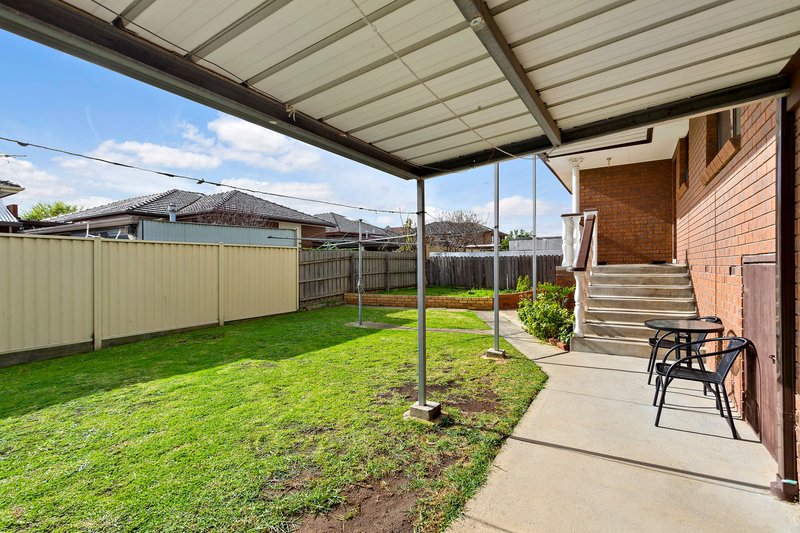 Photo - 25 Winamurra Crescent, Thomastown VIC 3074 - Image 8