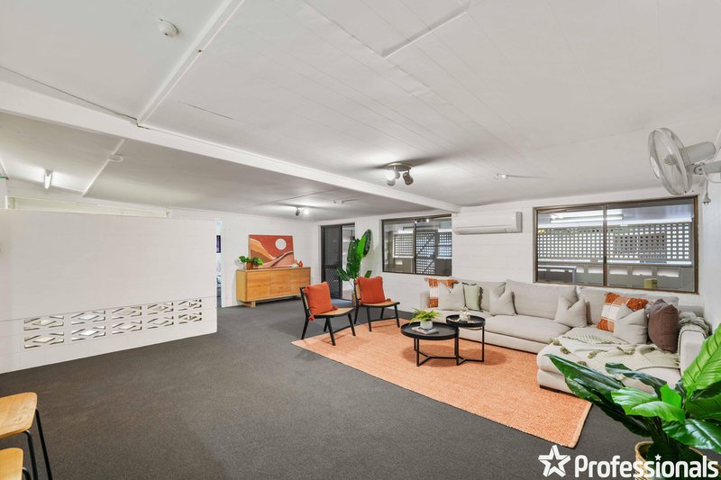 Photo - 25 Windarra Street, Woree QLD 4868 - Image 6