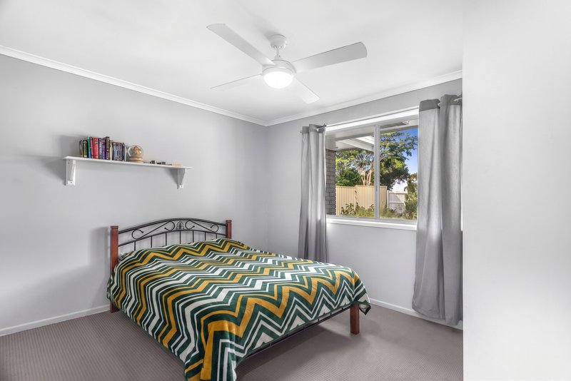 Photo - 25 Windrest Street, Strathpine QLD 4500 - Image 11