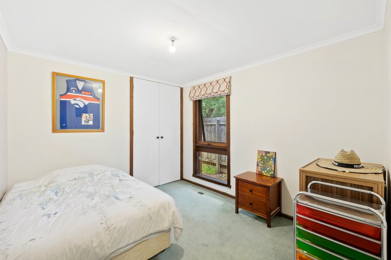 Photo - 25 Winmalee Drive, Glen Waverley VIC 3150 - Image 11