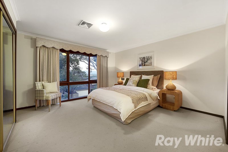 Photo - 25 Winterton Drive, Wheelers Hill VIC 3150 - Image 10