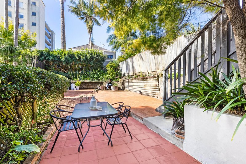 Photo - 2/5 Wood Street, Manly NSW 2095 - Image 8