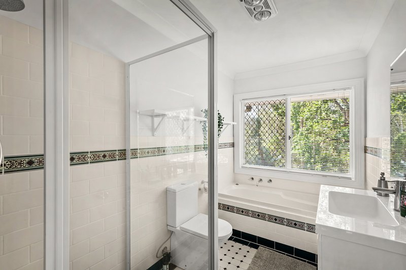 Photo - 2/5 Woodchester Close, Castle Hill NSW 2154 - Image 11