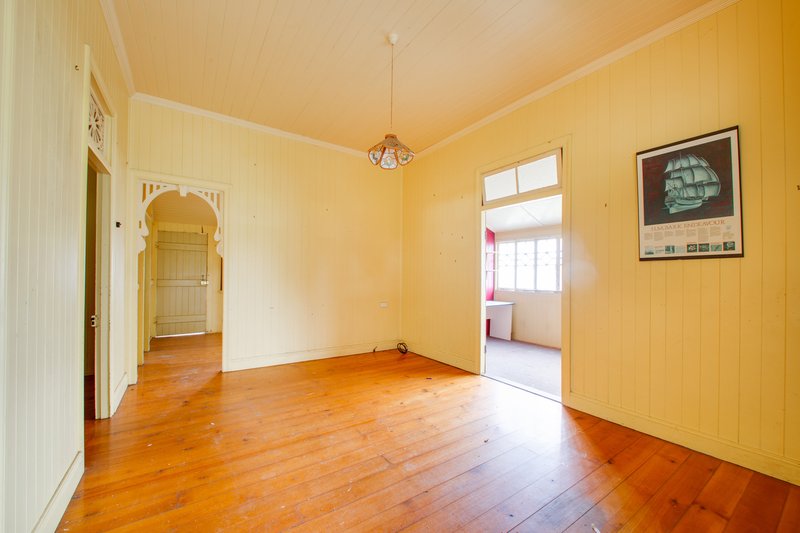 Photo - 25 Woodford Street, One Mile QLD 4305 - Image 5