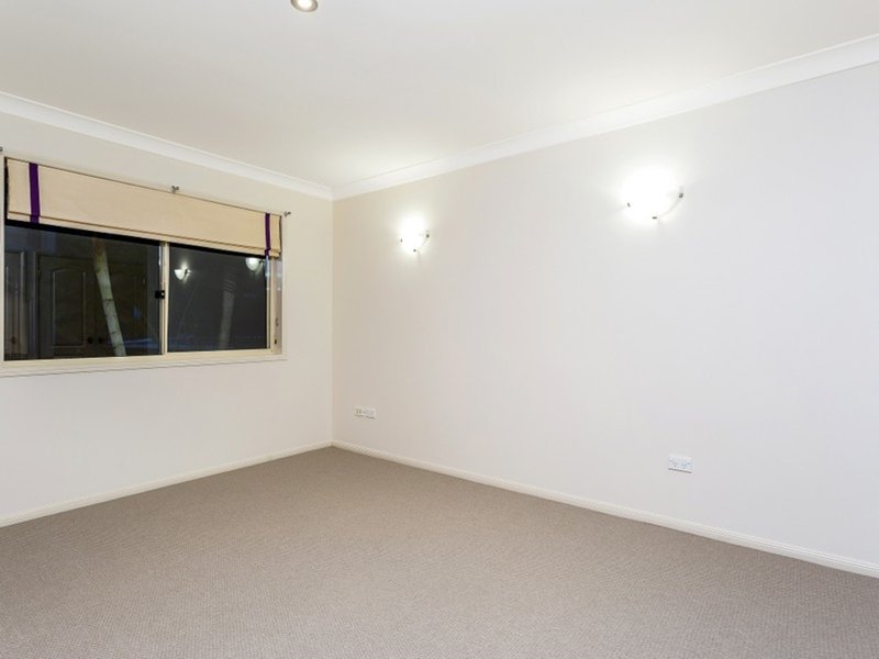 Photo - 25 Woolmere Street, Carrara QLD 4211 - Image 11