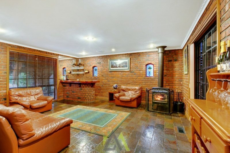 Photo - 25 Yarralumla Drive, Langwarrin VIC 3910 - Image 10