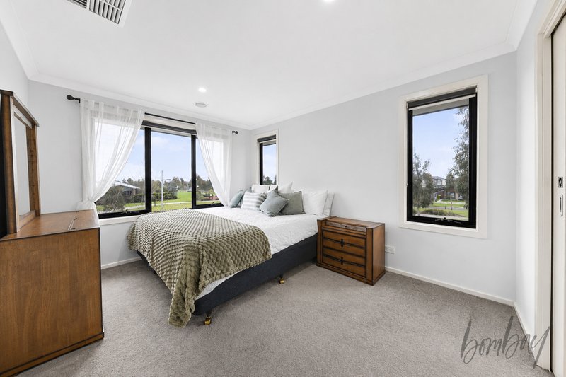 Photo - 25 Yarrowee Crescent, Wollert VIC 3750 - Image 6