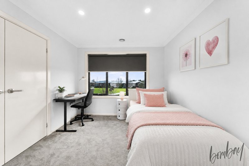 Photo - 25 Yarrowee Crescent, Wollert VIC 3750 - Image 8