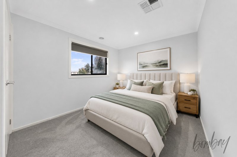 Photo - 25 Yarrowee Crescent, Wollert VIC 3750 - Image 9