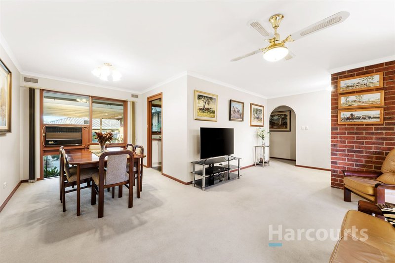 Photo - 25 Yorkminster Avenue, Wantirna VIC 3152 - Image 5