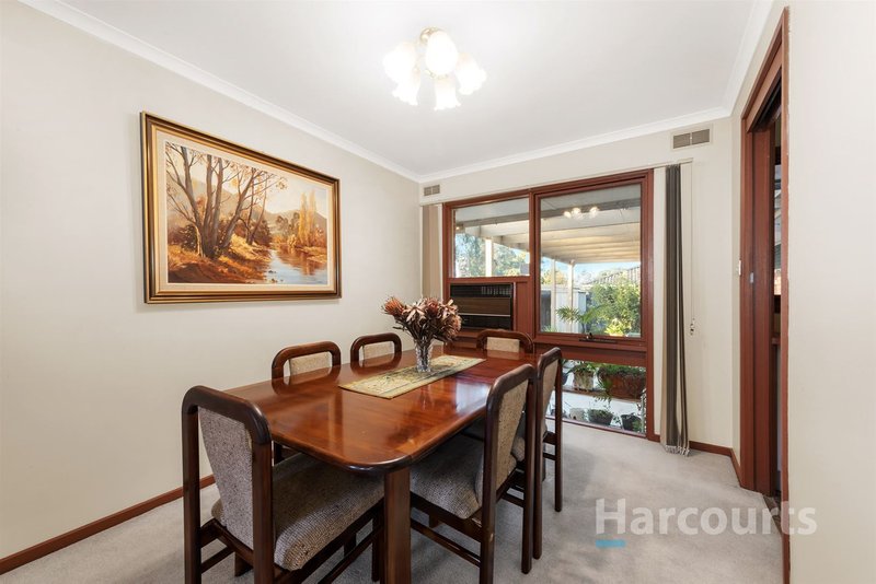 Photo - 25 Yorkminster Avenue, Wantirna VIC 3152 - Image 6