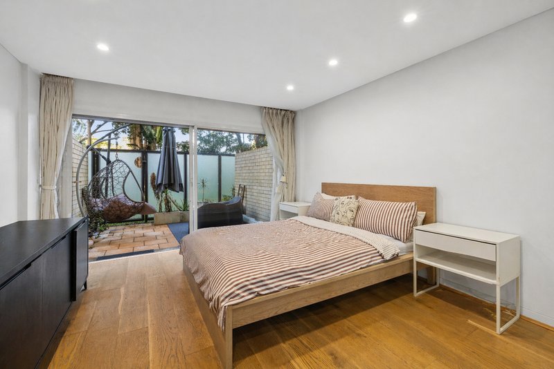 Photo - 2/50-58 Roslyn Gardens, Rushcutters Bay NSW 2011 - Image 3