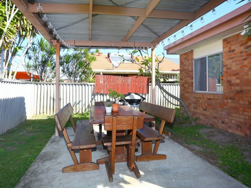 Photo - 2/50 Albion Avenue, Miami QLD 4220 - Image 7