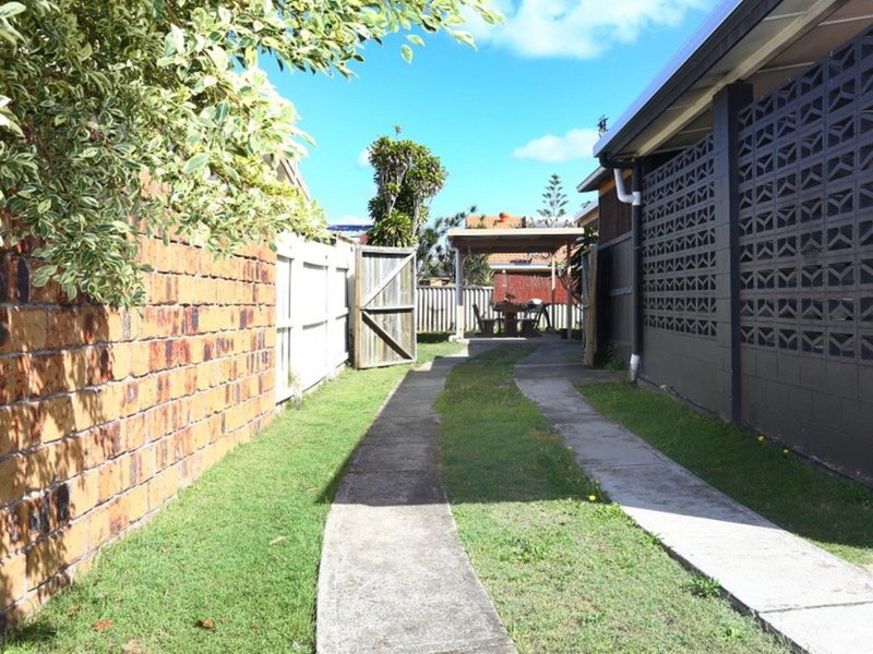 Photo - 2/50 Albion Avenue, Miami QLD 4220 - Image 16