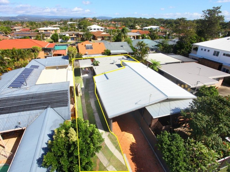 Photo - 2/50 Albion Avenue, Miami QLD 4220 - Image 1