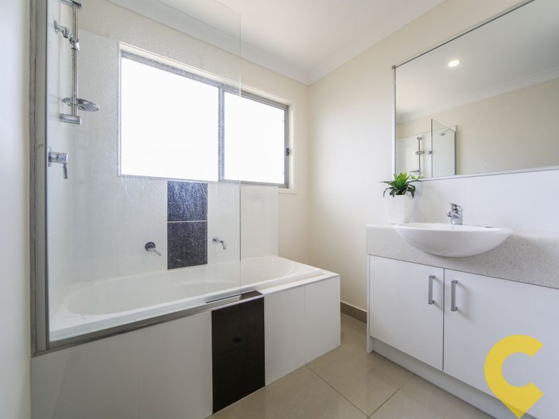 Photo - 2/50 Bellagio Crescent, Coomera QLD 4209 - Image 9