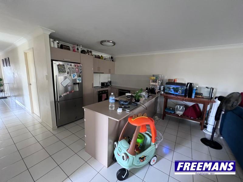 Photo - 2/50 Buckingham Street, Kingaroy QLD 4610 - Image 5