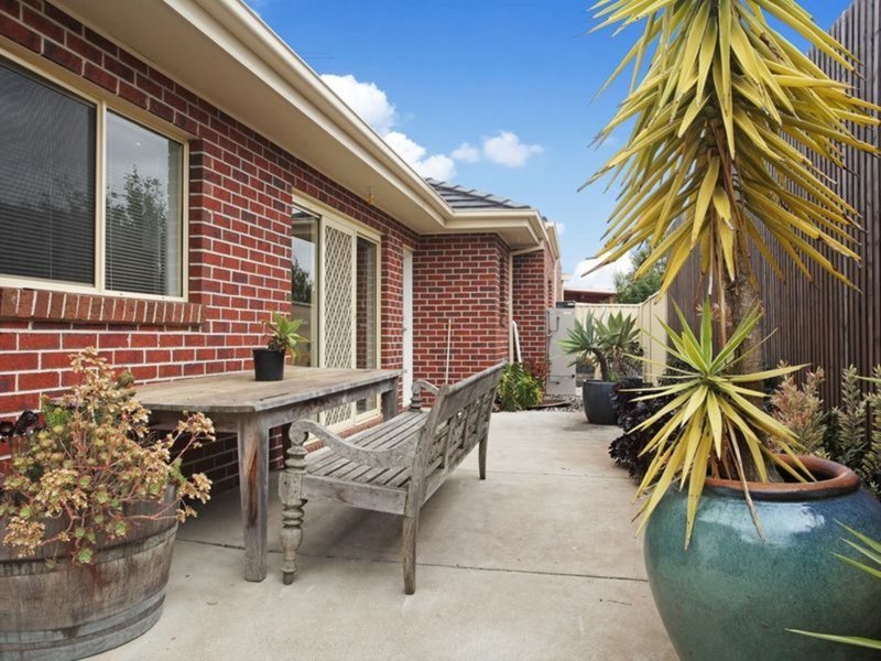 Photo - 2/50 Crellin Avenue, Altona Meadows VIC 3028 - Image 9