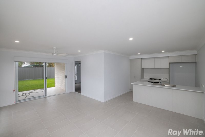 Photo - 2/50 Iluka Boulevard, Forster NSW 2428 - Image 6