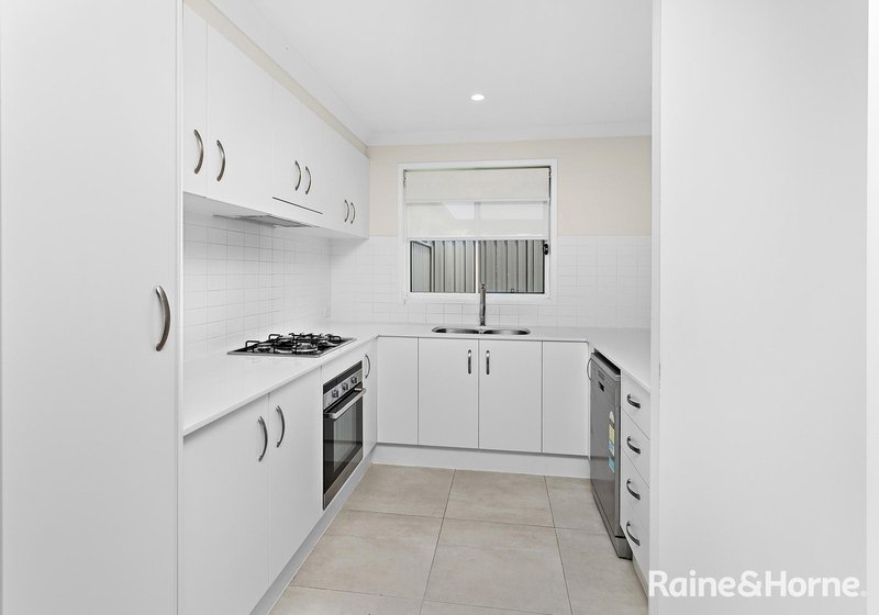 Photo - 2/50 Isa Road, Worrigee NSW 2540 - Image 3