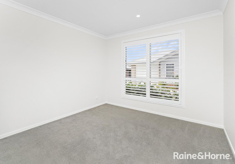 Photo - 2/50 Isa Road, Worrigee NSW 2540 - Image 8