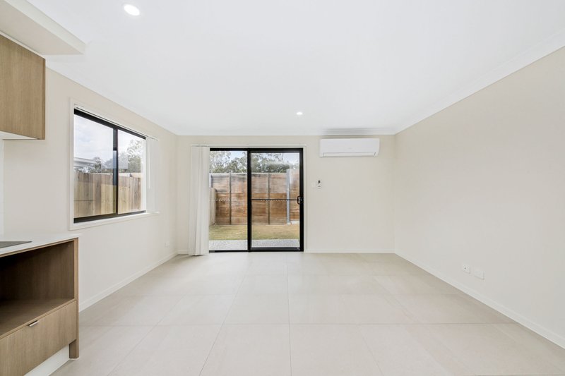 Photo - 2/50 Kevin Mulroney Drive, Flinders View QLD 4305 - Image 3