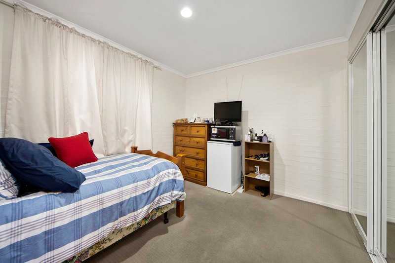 Photo - 2/50 Leahy Close, Narrabundah ACT 2604 - Image 8