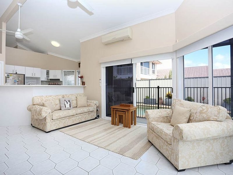 Photo - 2/50 Pacific Drive, Banksia Beach QLD 4507 - Image 5