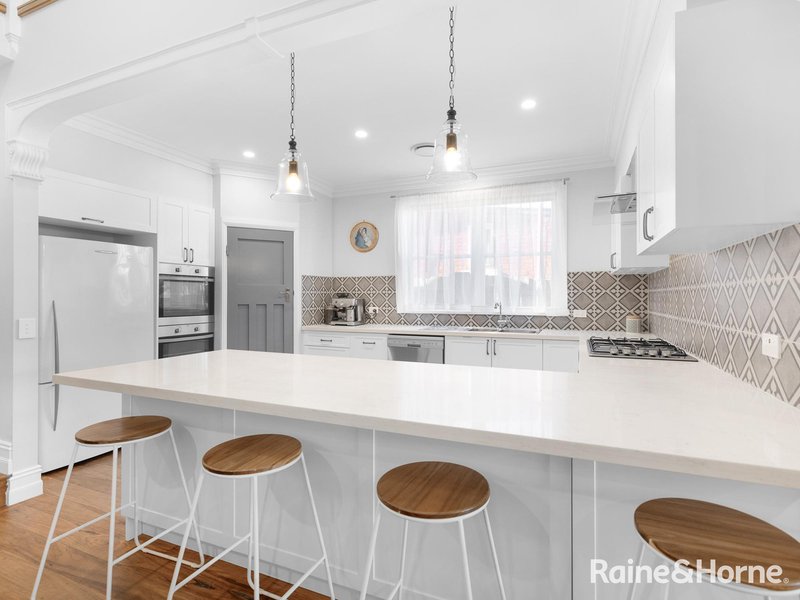 Photo - 250 Peel Street, Bathurst NSW 2795 - Image 3
