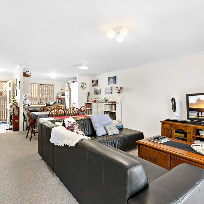 Photo - 2/50 Sparkes , Chermside QLD 4032 - Image 4