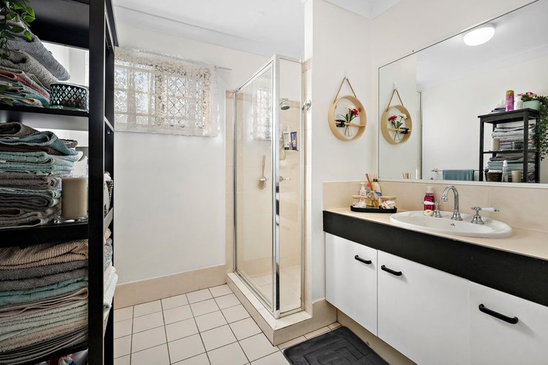 Photo - 2/50 Sparkes , Chermside QLD 4032 - Image 7