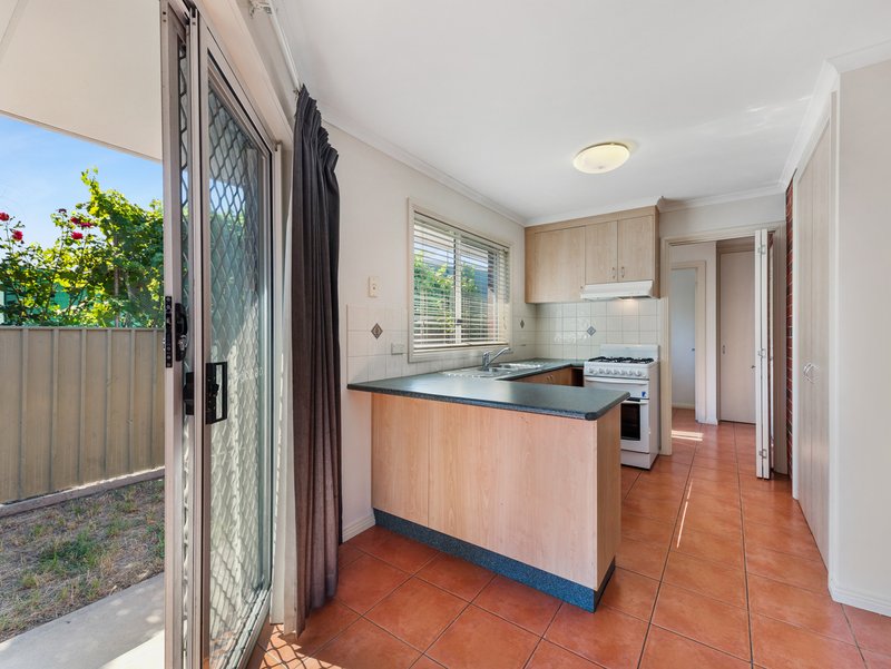 Photo - 2/50 Vincent Road, Wangaratta VIC 3677 - Image 2