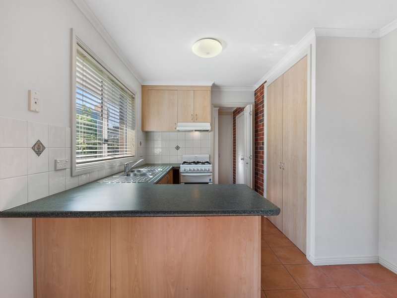 Photo - 2/50 Vincent Road, Wangaratta VIC 3677 - Image 3