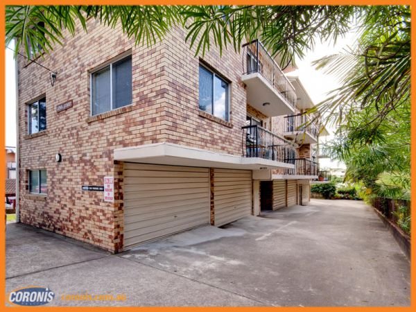 Photo - 2/501 Rode Road, Chermside QLD 4032 - Image 1