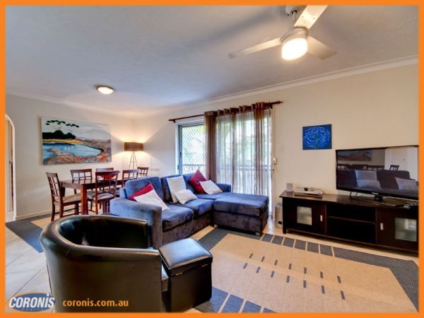 Photo - 2/501 Rode Road, Chermside QLD 4032 - Image 2